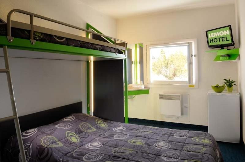 Lemon Hotel Avignon Rochefort Room photo