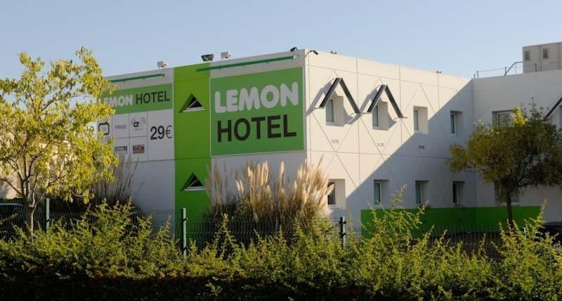 Lemon Hotel Avignon Rochefort Exterior photo