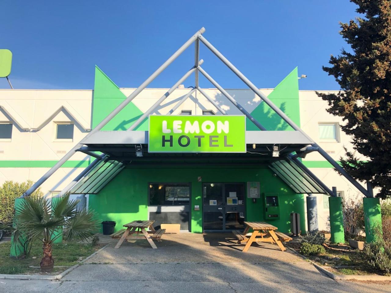 Lemon Hotel Avignon Rochefort Exterior photo